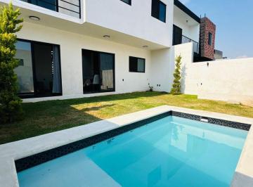 Casa de 4 habitaciones, Cuernavaca · Casa Nueva con Alberca en Col Lomas de Cortes