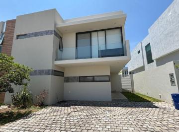 Casa de 3 habitaciones, Tlajomulco de Zúñiga · Casa en Venta en Fraccionamiento Residencial Provenza - Coto Sur
