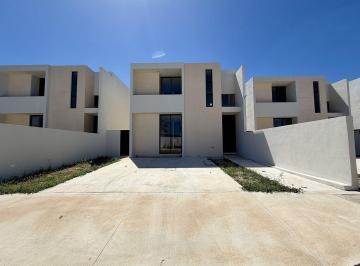 Casa de 3 habitaciones, Mérida · Casa Venta Mérida, 3 Habits. Alberca, Privada en Dzityá.