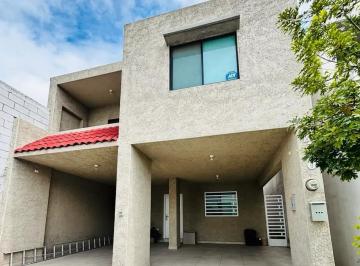 1 · Casa en Venta en San Nicolas de Los Garza