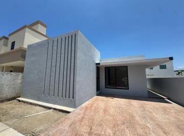 Casa de 3 habitaciones, Mazatlán · Casa en Venta en Altabrisa Residencial