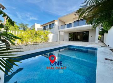 Casa de 4 habitaciones, Benito Juárez · Hermosa Casa de 4 Habitaciones en Venta en Lagos del Sol, Cancún!