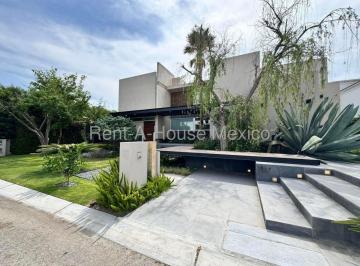 Casa de 4 habitaciones, Querétaro · Residencia de Autor 4 Rec, en Venta, El Campanario. Exclusividad, Diseño y Plusvalía, Querétaro