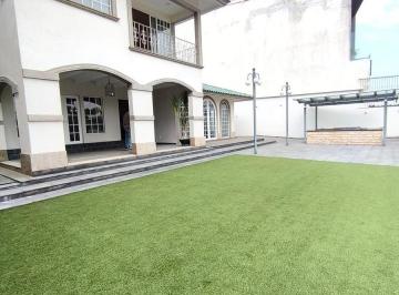 Casa · 670m² · 3 Recámaras · 3 Estacionamientos · Casa Venta, Tecamachalco en Calle Cerrada, Excelentes Espacios, Magnífica Vista