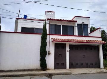 Casa de 5 habitaciones, Cuernavaca · Casa Amplia en Ocotepec