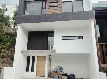 Casa · 200m² · 3 Recámaras · 3 Estacionamientos · Casa en Venta en Zona Esmeralda, Atizapan de Zaragoza