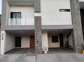 Casa de 4 habitaciones, Chihuahua · Bosque Real, Chihuahua, Chih. 6,500,000 Negociable! Recámara y Baño Planta a Ba