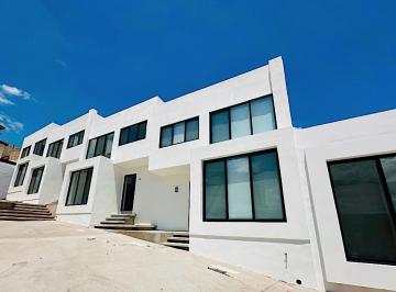 Departamento · 90m² · 2 Recámaras · 1 Estacionamiento · Venta de Departamento en Fracc. Jardines de San Francisco. Verwi