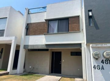 Casa de 3 habitaciones, Boca del Río · Casa Tres Niveles en Renta en Fracc. Cumbres Residencial. Boca del Río, Veracruz