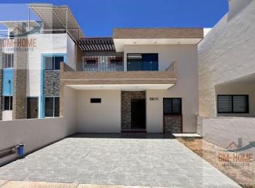 Casa · 300m² · 4 Recámaras · 2 Estacionamientos · Casa en Hacienda del Seminario