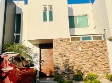 Casa en condominio de 3 habitaciones, Tlajomulco de Zúñiga · Casa con 3 Habitaciones y 120 m² de Terreno en Renta en Senderos de Monte Verde