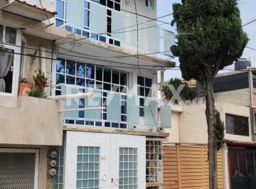 Casa · 180m² · 7 Recámaras · 1 Estacionamiento · Casa con 3 Departamentos en Privada - (4)