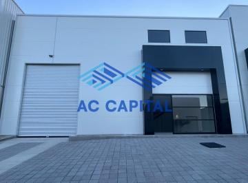 Bodega comercial · 465m² · 5 Estacionamientos · Bodega Industrial Nueva 439 m² en Renta en Terra Park Centenario Querétaro
