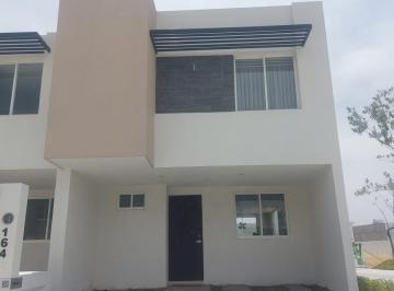 Casa · 152m² · 3 Recámaras · Moderna Casa en Venta Aguascalientes Sur! Ubicación Privilegiada
