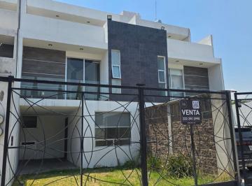 Casa · 200m² · 3 Recámaras · 2 Estacionamientos · Casa en Venta en San Pedro Cholula. Tlatelcos Residencial.
