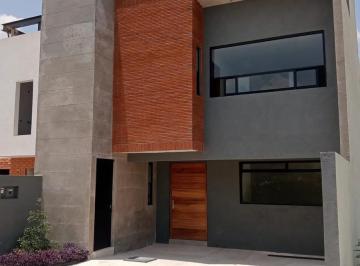 Casa · 220m² · 3 Recámaras · 2 Estacionamientos · Casa en Venta en Zákia, El Marqués