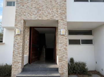 Casa en condominio · 170m² · 5 Recámaras · 3 Estacionamientos · Residencial El Refugio, Querétaro