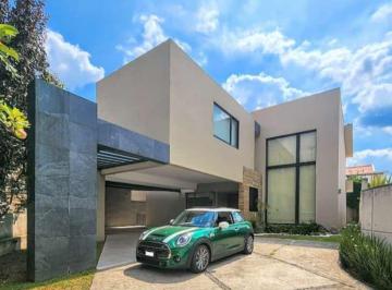 Casa · 516m² · 4 Recámaras · 6 Estacionamientos · Casa en Venta en Prado Largo