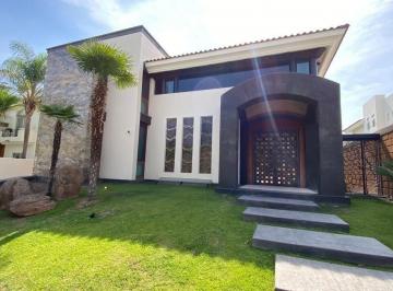 Casa en condominio de 4 habitaciones, Zapopan · Casa en Renta Amueblada Puerta de Hierro
