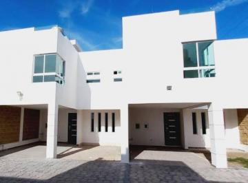 Casa de 3 habitaciones, Cuautlancingo · Casa Nueva, con Roofgarden, Estacionamiento Para Dos Autos Techado, Área de Servicio