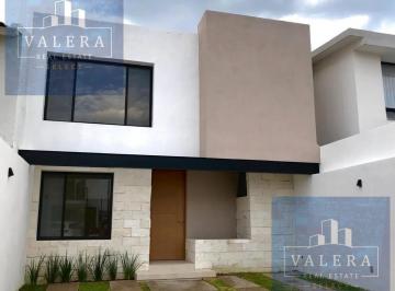 Casa · 175m² · 3 Recámaras · 2 Estacionamientos · Casa en Renta en Milenio III, Querétaro