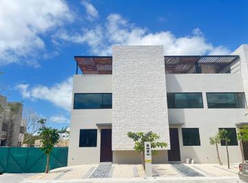 Casa en condominio de 3 habitaciones, Solidaridad · Estrene Hermosa Casa de 3 Pisos. Entrega Inmediata