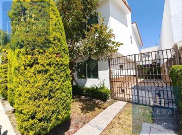 Casa · 137m² · 3 Recámaras · 2 Estacionamientos · Casa en Venta en Real del Bosque, Corregidora