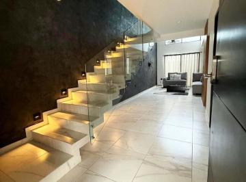 Casa · 172m² · 4 Recámaras · 2 Estacionamientos · Casa 4 Recámaras | Lomas de La Rioja