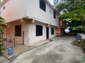 Casa · 244m² · 4 Recámaras · Casa en Unidad Nacional