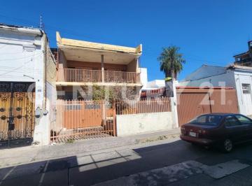 Casa · 375m² · 6 Recámaras · 3 Estacionamientos · Casa Para Bodega en Renta en El Centro de Colima