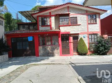 Casa · 162m² · 3 Recámaras · 1 Estacionamiento · Casa en Venta Peje de Oro