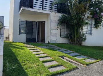 Casa · 103m² · 4 Recámaras · 2 Estacionamientos · Casa en Real del Puente