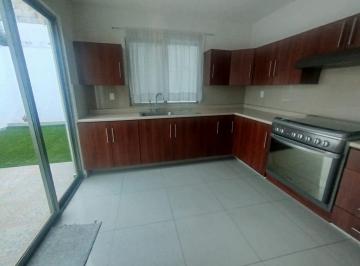 Casa · 158m² · 2 Recámaras · 2 Estacionamientos · Casa Sola, Amplias Recamaras, Vistas Altozano