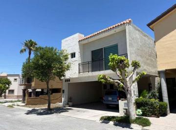 Casa de 3 habitaciones, Saltillo · Casa en Renta Amueblada en Las Quintas