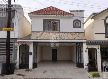 Casa · 200m² · 3 Recámaras · 2 Estacionamientos · 1704 - Casa en Venta en Cima de Las Cumbres, Monterrey Nl