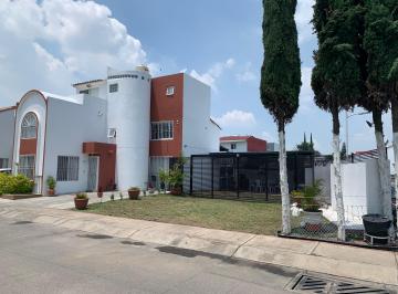 Casa de 4 habitaciones, San Pedro Tlaquepaque · Casa en Venta Jardín y Terraza Condominio Antares II