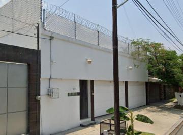 Casa de 5 habitaciones, Emiliano Zapata · Casa con 5 Recámaras en Venta con 533 m² Superficie de Terreno en Fraccionamiento Burgos