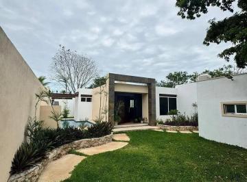 1 · Casa en Venta a 3 Cuadras de La Universidad Modelo