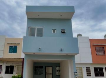 Casa · 116m² · 3 Recámaras · 2 Estacionamientos · Casa en Fraccionamiento Valle Alto