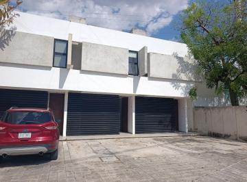 Casa en Renta de 2 habitaciones Fraccionamiento Montebello · Town House Amueblado Fte City Center 2 Habs 2.5 Baños Petfrienly