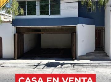 Casa · 410m² · 4 Recámaras · 2 Estacionamientos · Casa en Venta en Lomas 3ra Seccion