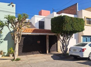 Oficina · 5 Recámaras · 1 Estacionamiento · Oficina en Lomas 3ra Secc
