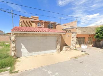 Casa de 3 habitaciones, Lerdo · Casa en Venta. Col. Magisterial. Dgo