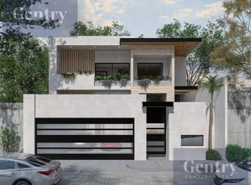 Casa · 780m² · 4 Recámaras · 5 Estacionamientos · Residencia Para Estrenar en Jardines en La Montaña