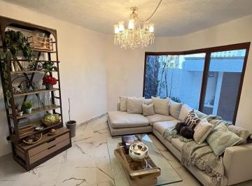 Casa · 433m² · 4 Recámaras · 3 Estacionamientos · Espectacular Propiedad en Venta en Lomas 3era