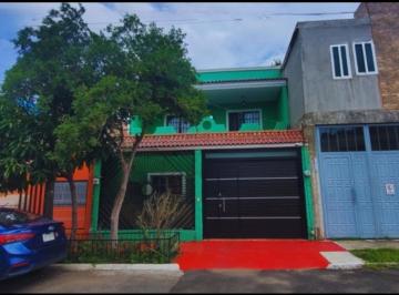Casa de 3 habitaciones, Tonalá · Casa en Venta en Loma Dorada en Perfecto Estado