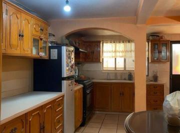 Casa de 4 habitaciones, Toluca · Casa en Venta, Col. Hank Gonzalez, Toluca