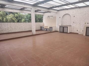 Casa · 280m² · 5 Recámaras · 1 Estacionamiento · Casa con Uso de Suelo