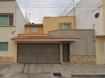 Casa de 4 habitaciones, Gustavo A. Madero · Casa en Venta en Norte 24 - A, Industrial, Gam, 4 Recámaras, 2.5 Baños, 2 Cajones de Estacionamiento