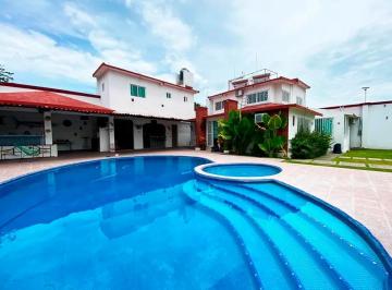 1 · Casa en Venta con Alberca en Yautepec Morelos